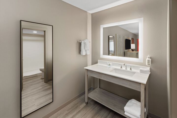 Ramada by Wyndham Kenner / New Orleans Airport South