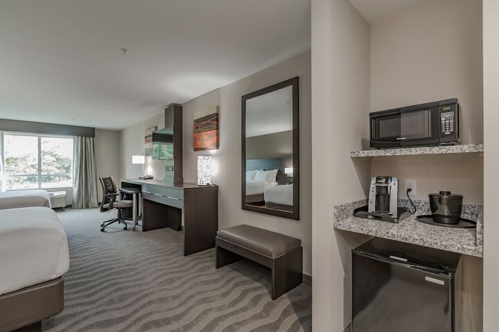 Holiday Inn Mishawaka by IHG