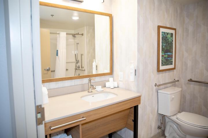 Hampton Inn & Suites Jennings