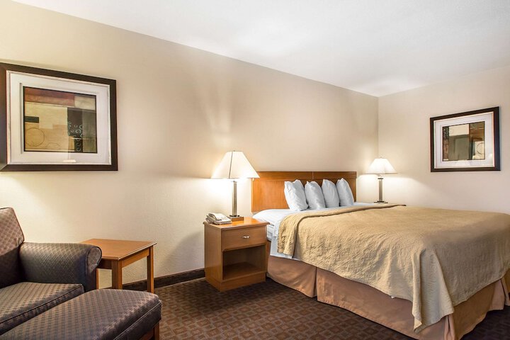 Room 11 of 34