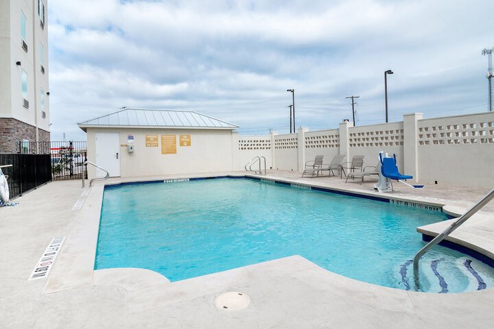 Pool 12 of 54