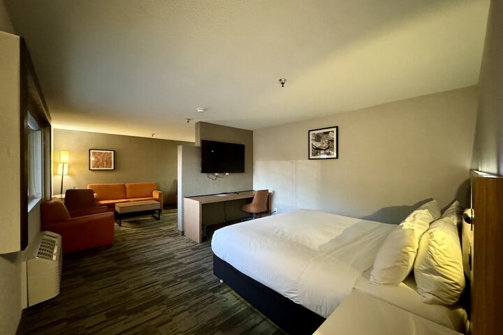 Room 13 of 44