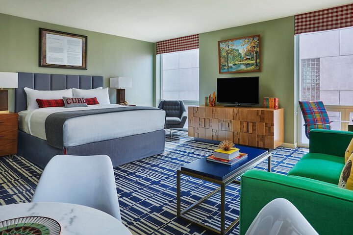 Room 10 of 50