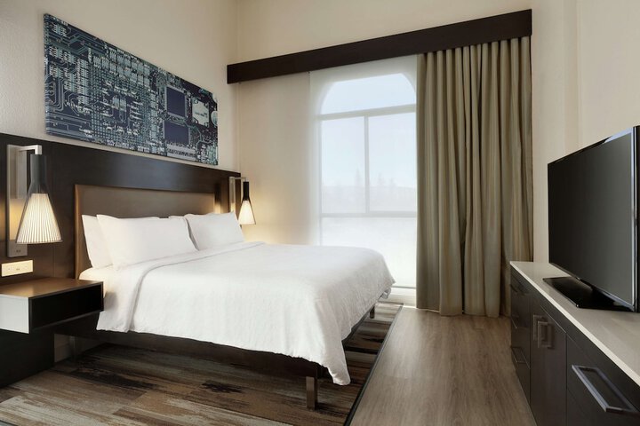 Room 10 of 34