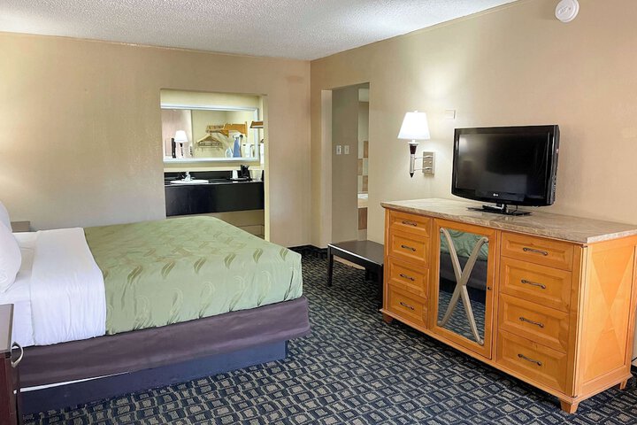 Room 19 of 40