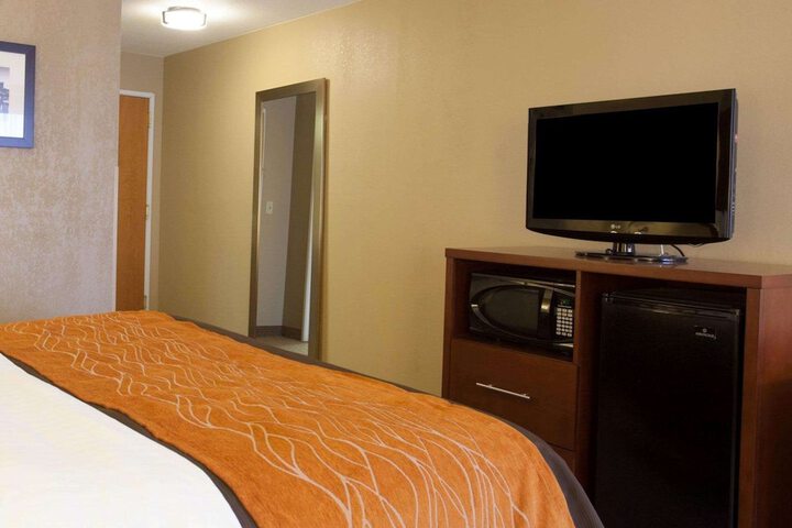 Room 25 of 28