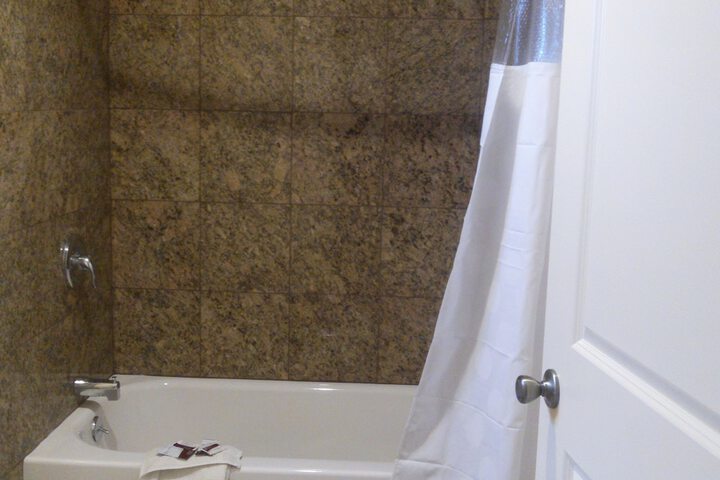 Room 8 of 25