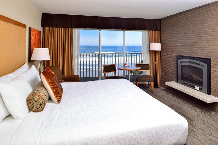 The Coho Oceanfront Lodge