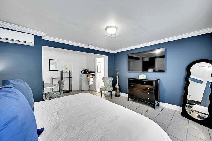 Inn on the Drive ( Adults Only)