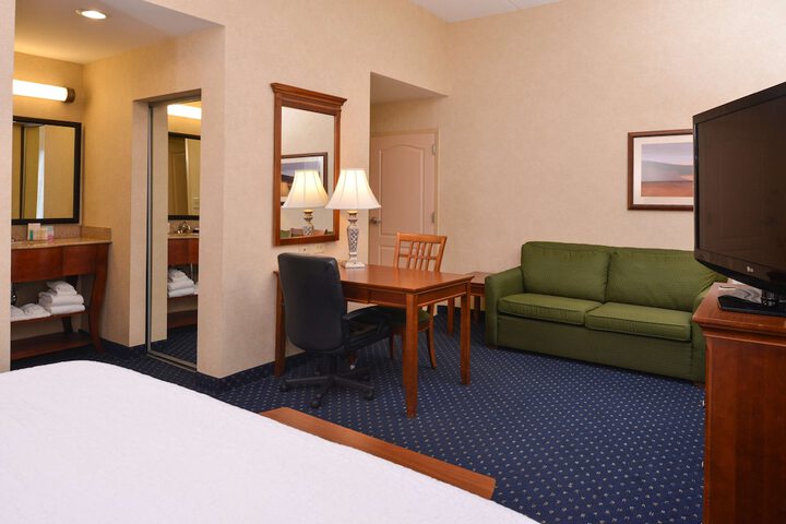 Room 25 of 47