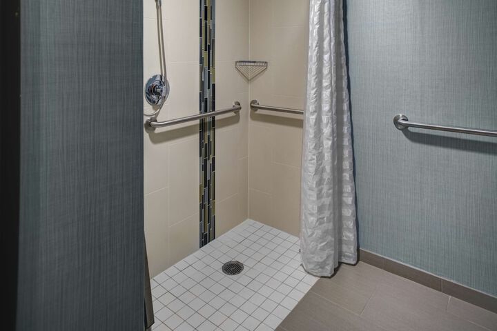 Hyatt Place Roanoke Airport / Valley View Mall