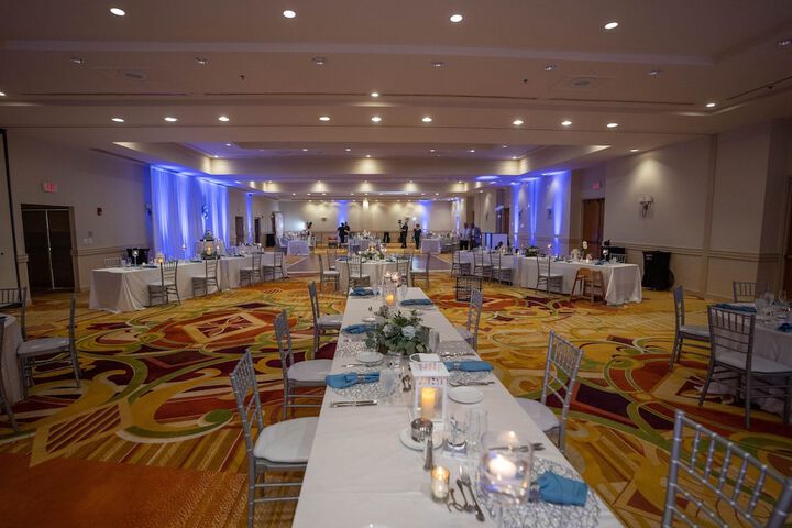 Ballroom/Hall 98 of 136