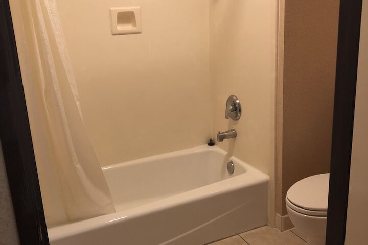 Room 16 of 32