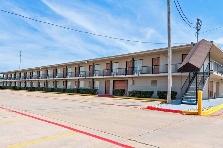 Hotel 7 of 34