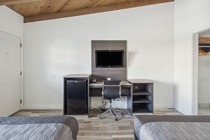 Discovery Inn