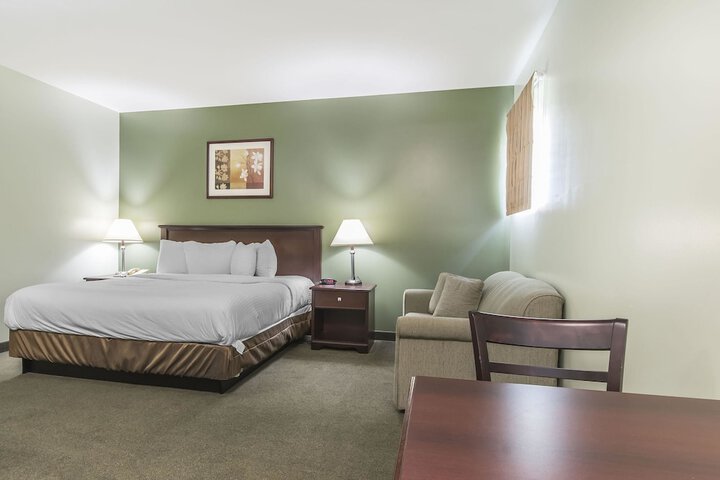 Room 8 of 36
