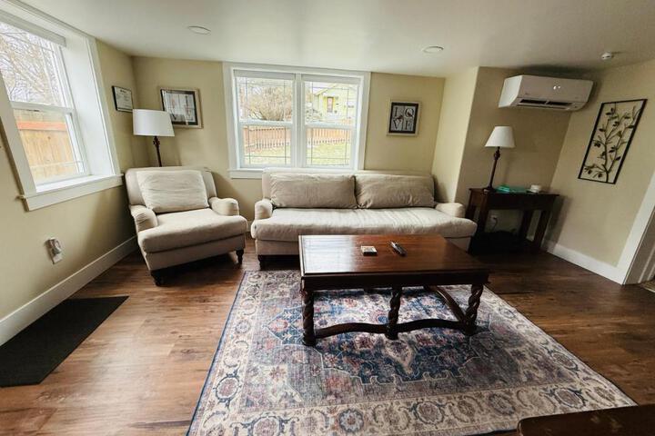 State Street Cottage Suite 1