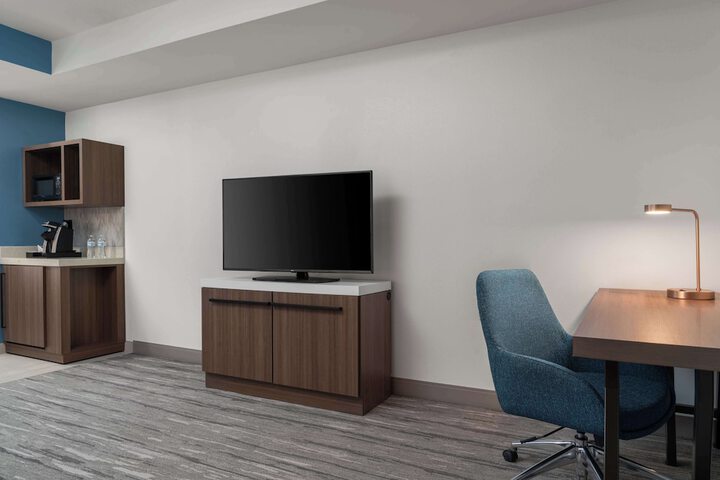 Room 14 of 42