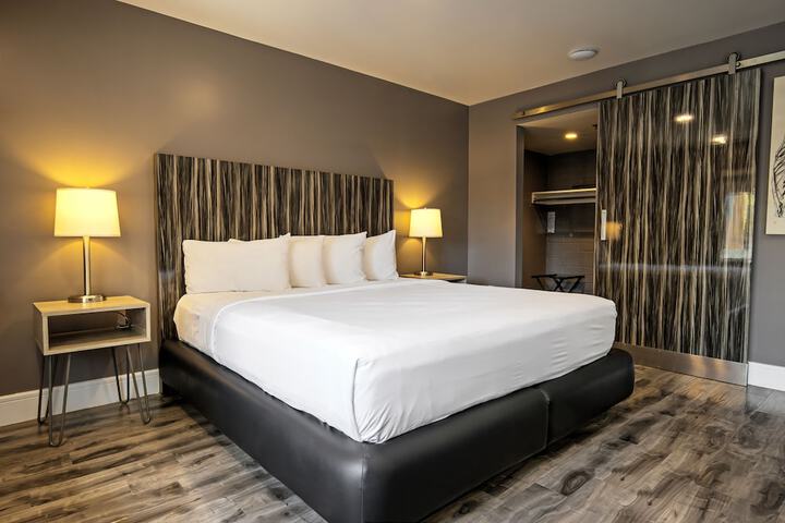 Room 15 of 34