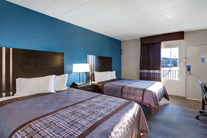 Room 28 of 34