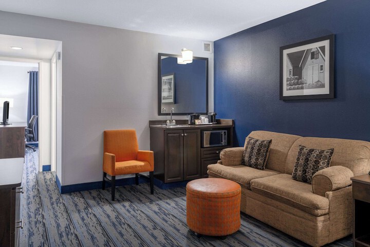 Room 14 of 28