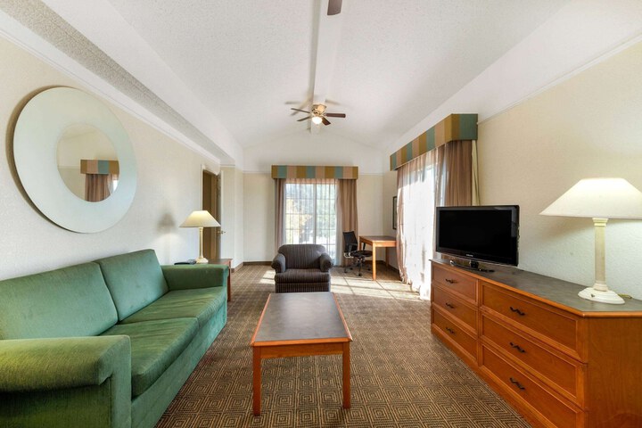 Room 27 of 30