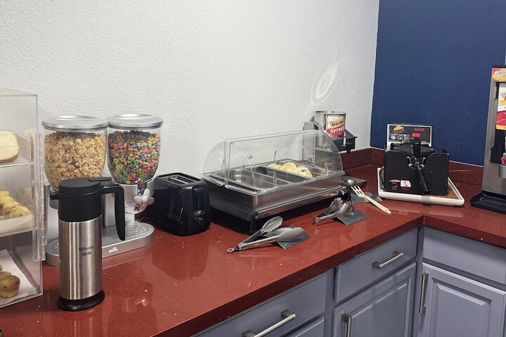 Breakfast/Coffee Service 21 of 27