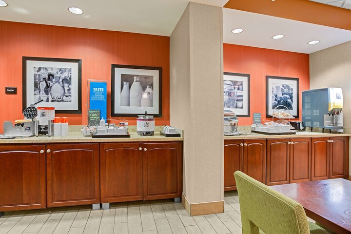 Hampton Inn Pittsburgh / West Mifflin