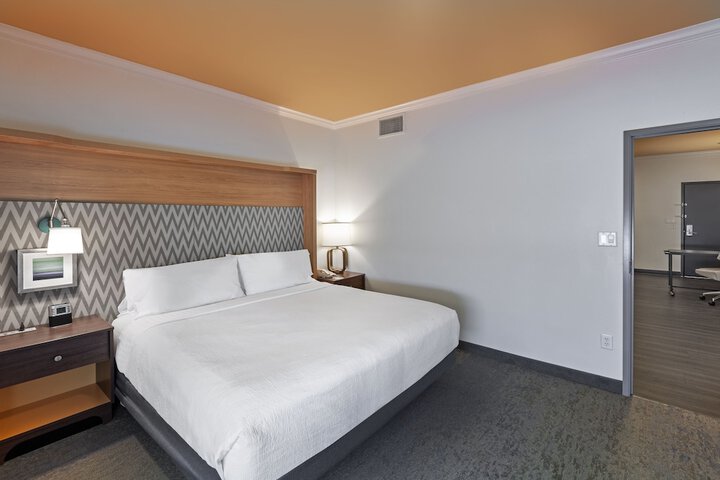 Room 12 of 51