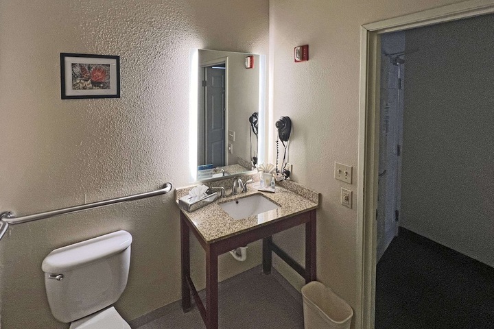 Room 9 of 36