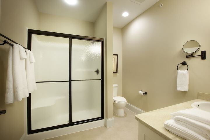 Room 12 of 38