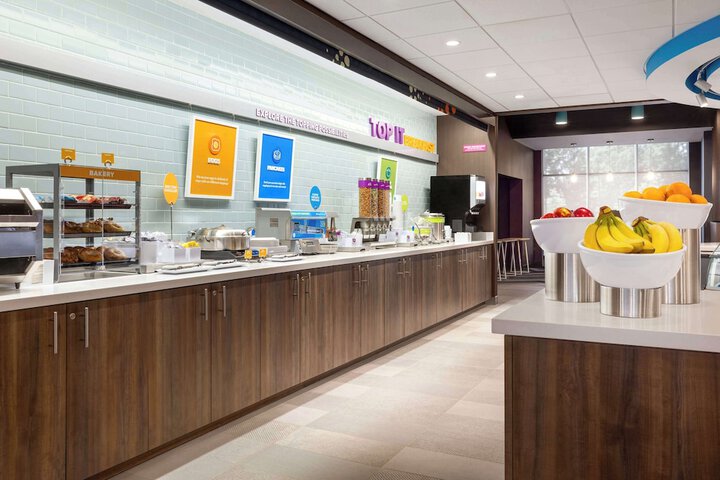 Breakfast/Coffee Service 21 of 26