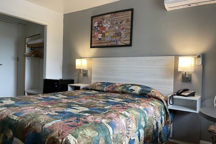 Room 27 of 39