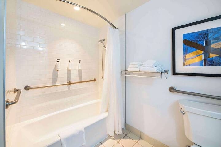 Grand Park Hotel Vancouver Airport an Ascend Collection Hotel