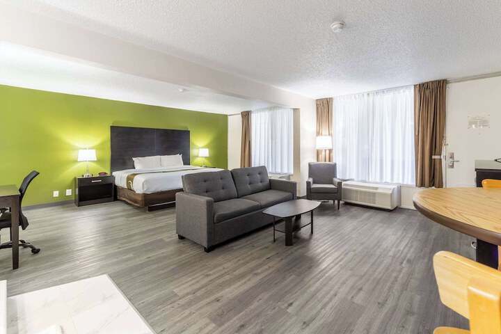 Quality Inn & Suites Vandalia near I-70 and Hwy 51