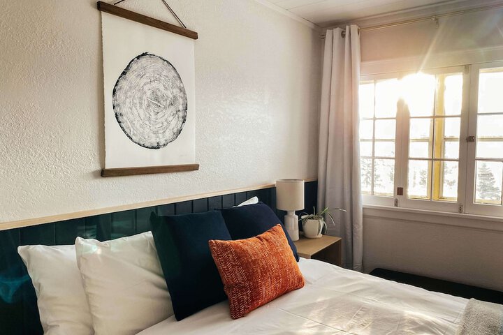 Room 182 of 229