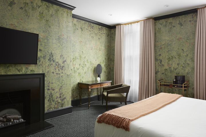 Room 42 of 64