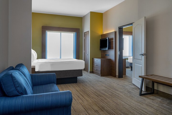 Room 25 of 41
