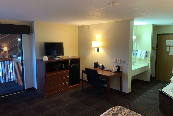 Room 10 of 19