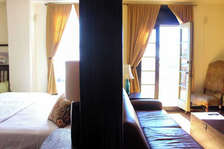 The Holland Hotel