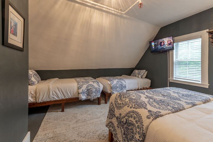 Room 45 of 153