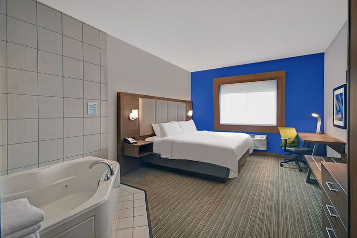 Room 26 of 46