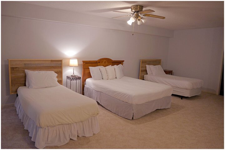 Room 173 of 399