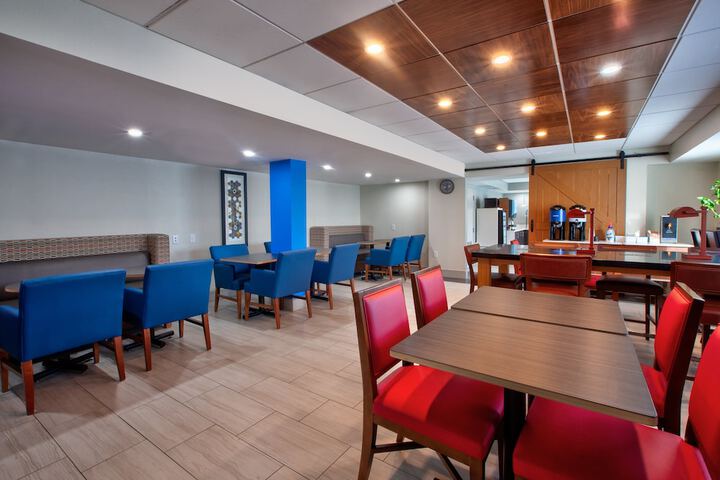 Holiday Inn Express Fairfax - Arlington Boulevard by IHG