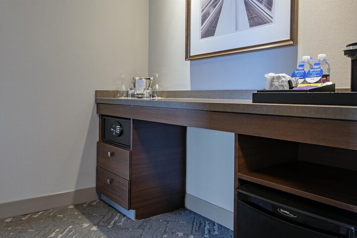 DoubleTree by Hilton Hotel West Edmonton