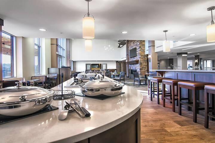 Staybridge Suites Marquette by IHG