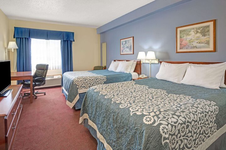 Room 9 of 14