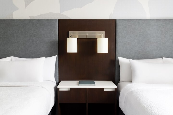 Room 16 of 44