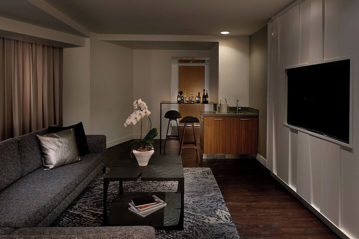 Room 100 of 197