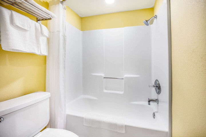 Days Inn by Wyndham Banning Casino / Outlet Mall